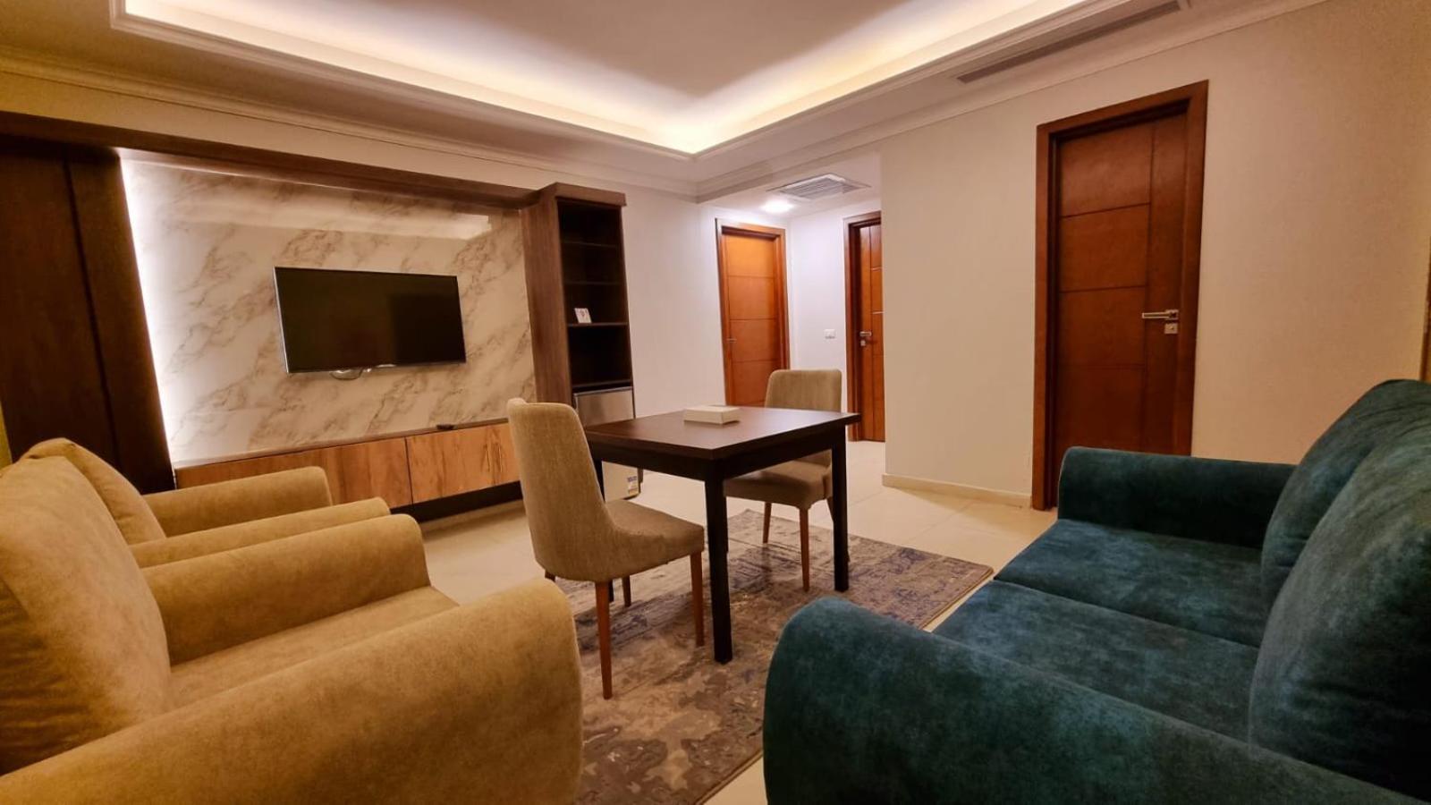 ホテル Grand Plaza Sheikh Zayed Kafr Abū 'umaydah エクステリア 写真