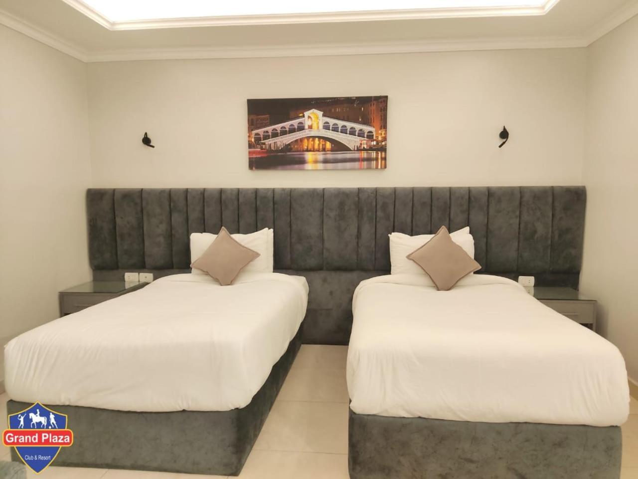 ホテル Grand Plaza Sheikh Zayed Kafr Abū 'umaydah エクステリア 写真