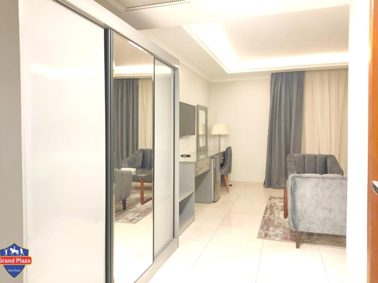 ホテル Grand Plaza Sheikh Zayed Kafr Abū 'umaydah エクステリア 写真